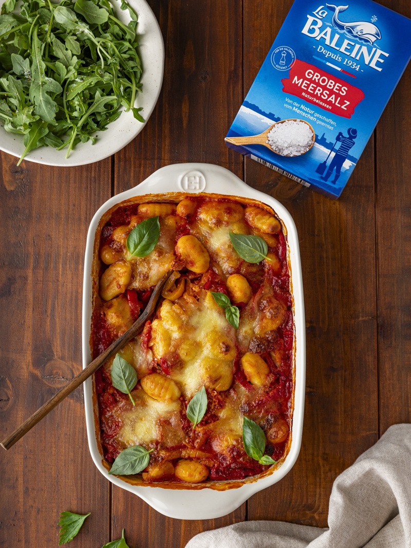 Gnocchi-Gratin mit Tomaten, gerösteten Paprikaschoten und Chorizo